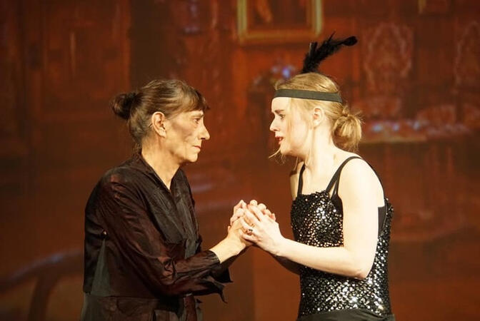 Lady Ann i "R3 - en trumpen komedi" (2019). Foto: Landskrona Teater